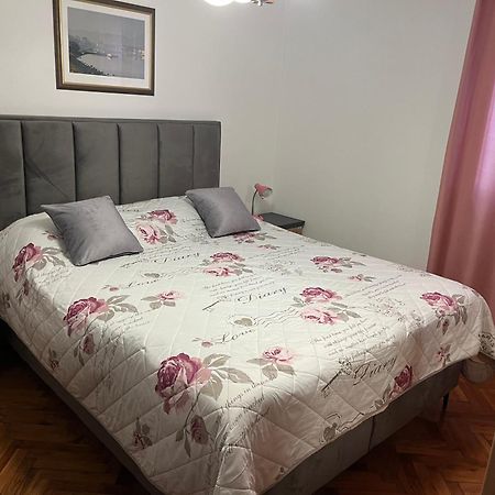 Apartments Julija Вела Лука Екстериор снимка