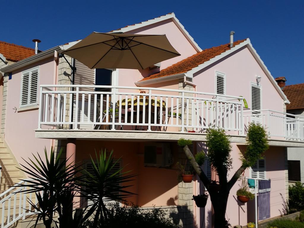 Apartments Julija Вела Лука Стая снимка