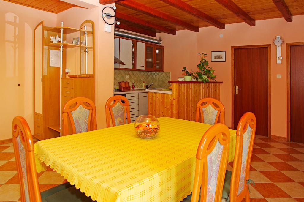 Apartments Julija Вела Лука Екстериор снимка