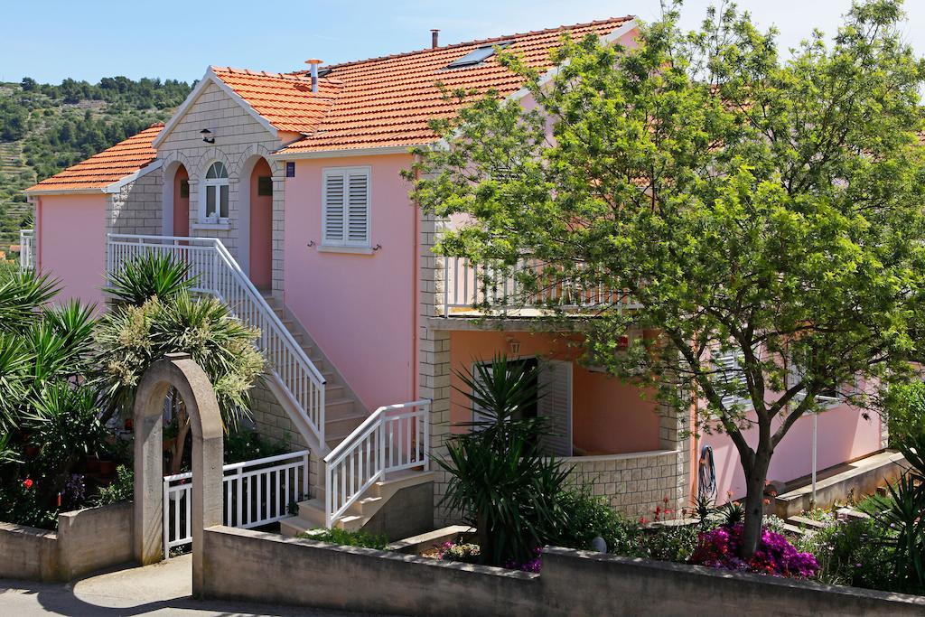 Apartments Julija Вела Лука Екстериор снимка