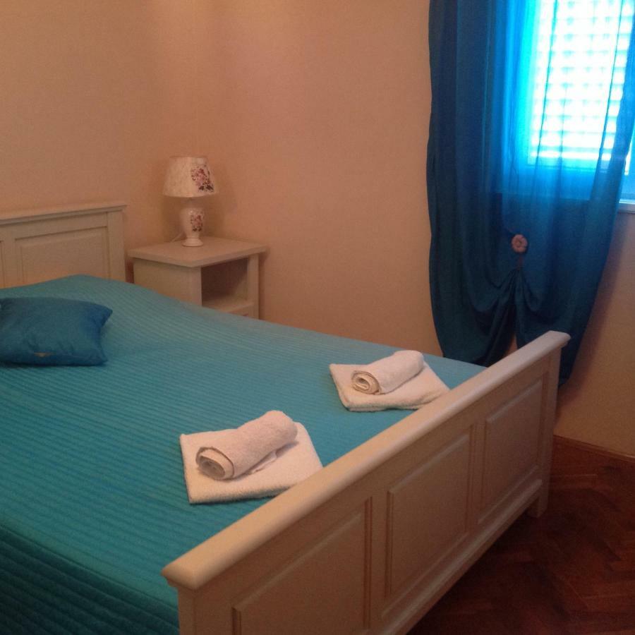 Apartments Julija Вела Лука Екстериор снимка